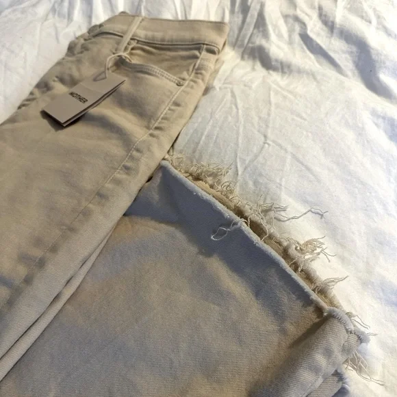 Mother Denim The Weekender Fray Jean - Picture 7 of 10